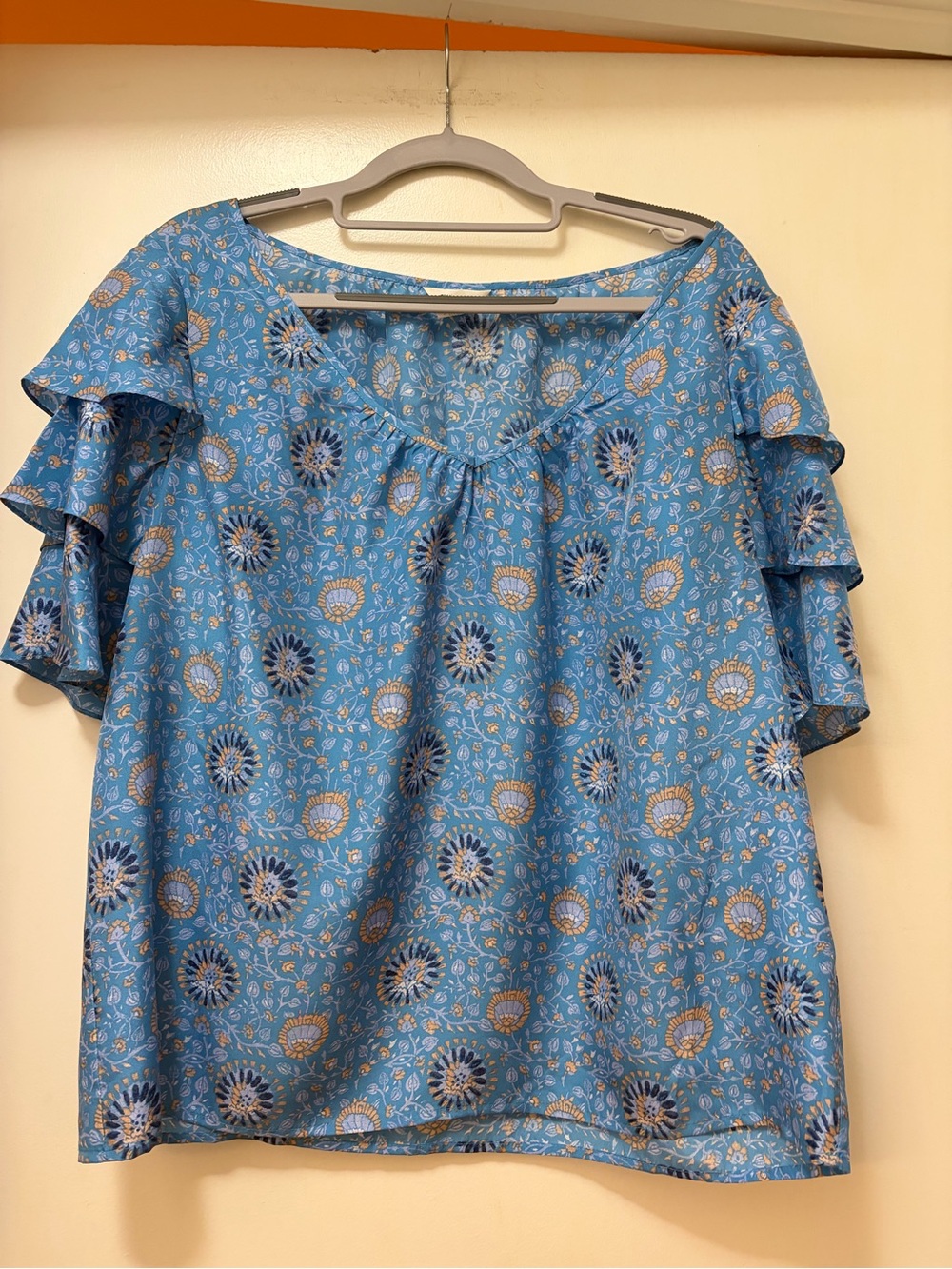 Club Monaco Blue Floral Ruffle Sleeve Blouse